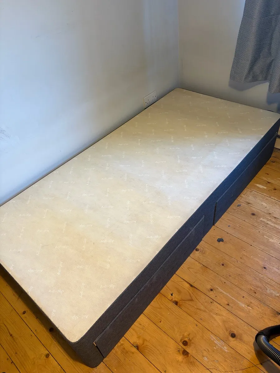 Bed frame & mattress - Image 4