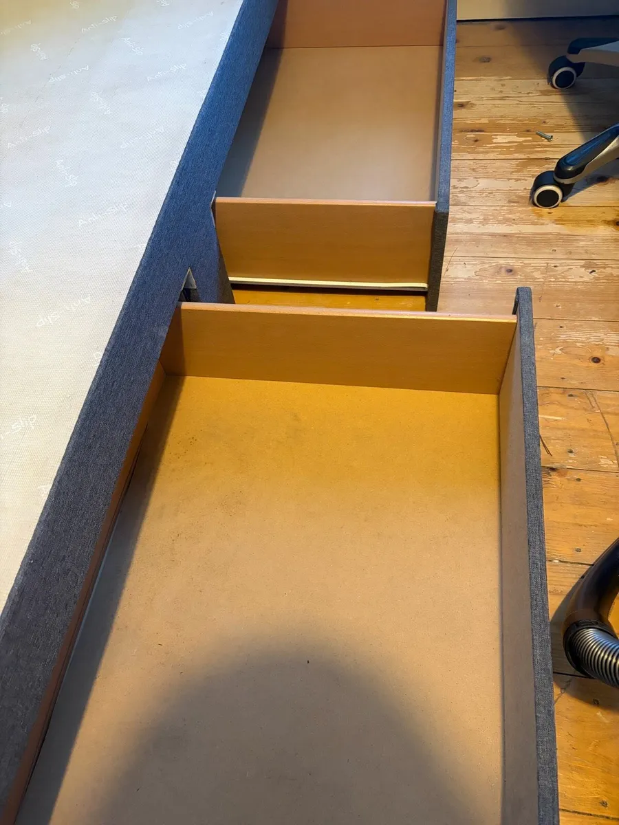 Bed frame & mattress - Image 3
