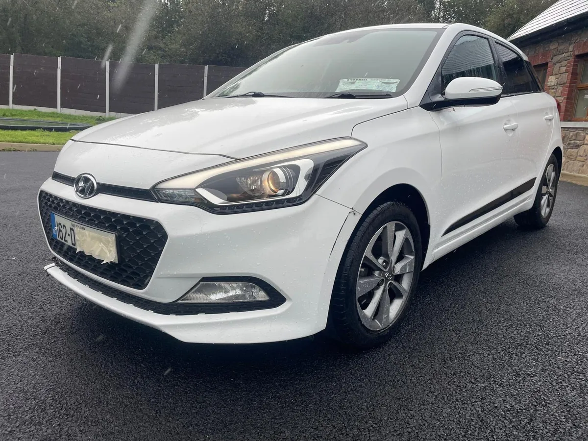 Hyundai i20 Premium 1.2 (Damaged reparable) - Image 1