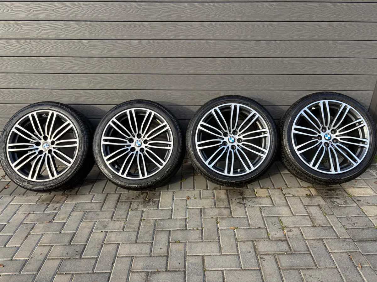 19” GENUINE BMW 3,5 SERIES ALLOY WHEELS & TYRES - Image 2