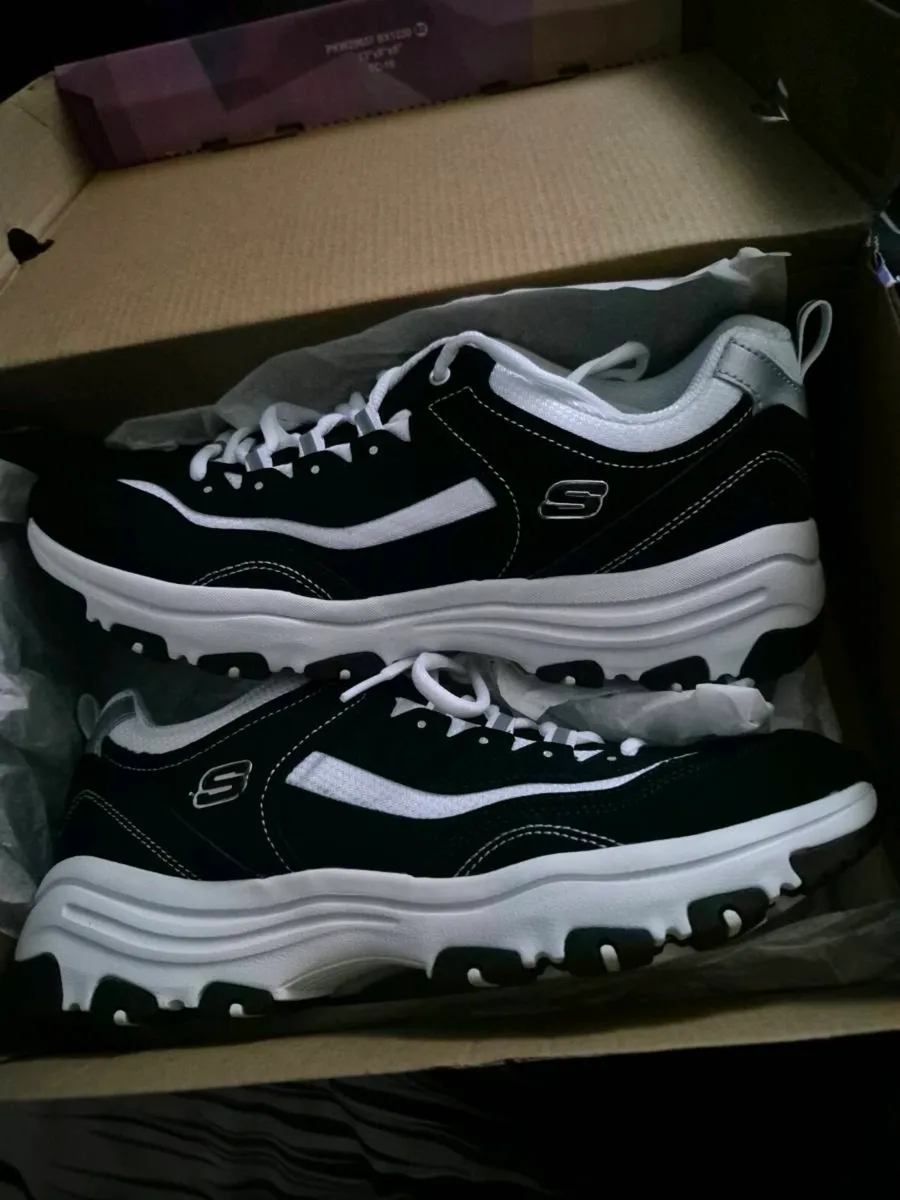 SKETCHERS - Image 2