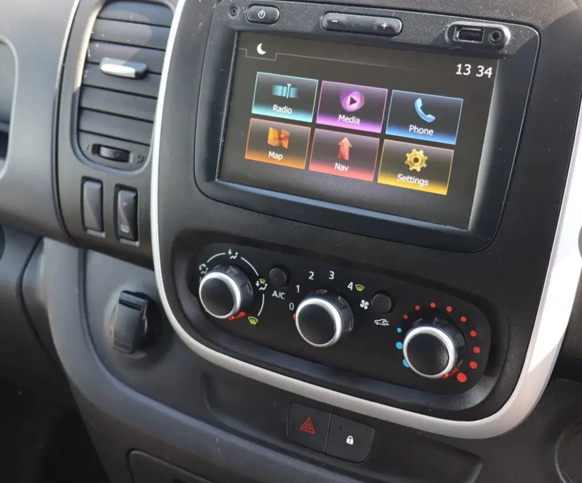 Renault Trafic 2020 LWB Automatic - Image 4