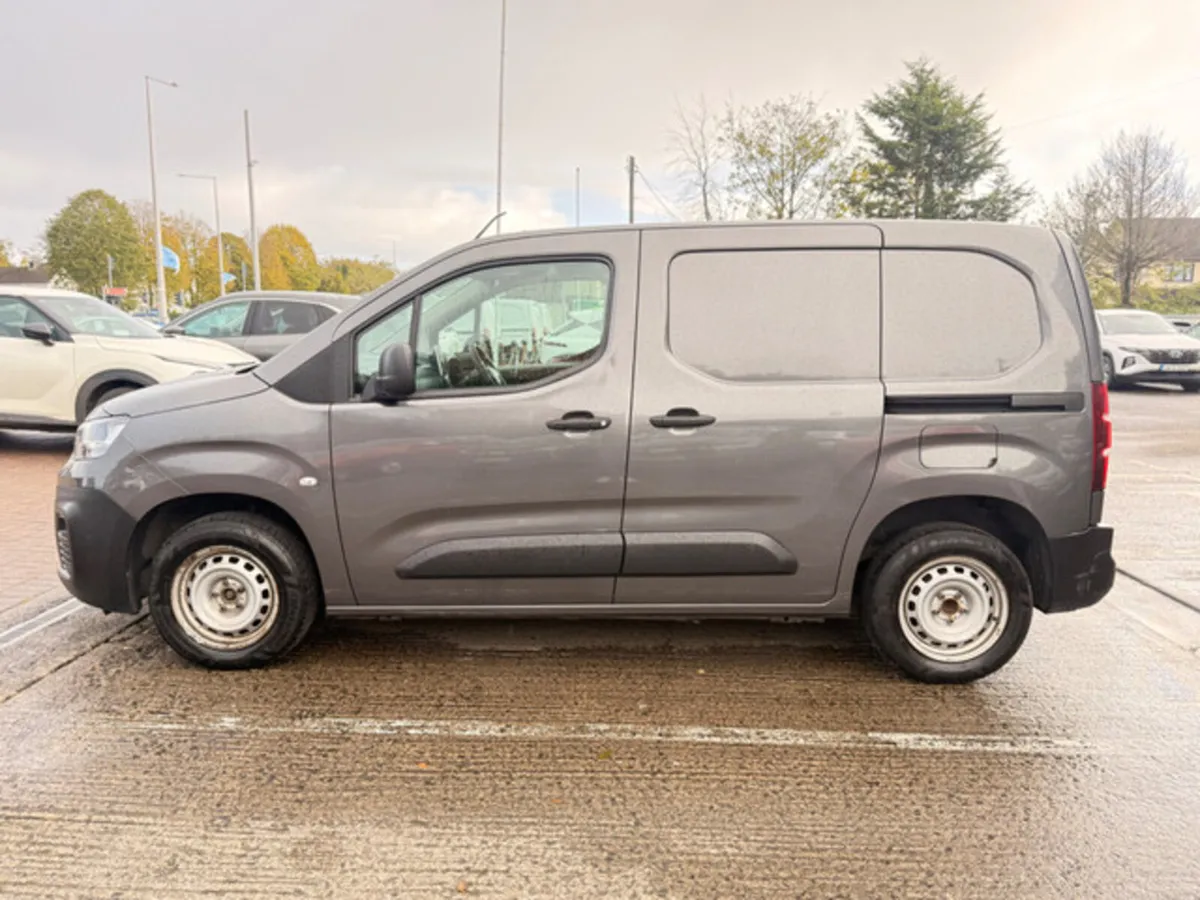 Fiat Doblo SWB 1.5 100HP 650KG 4DR - Image 4
