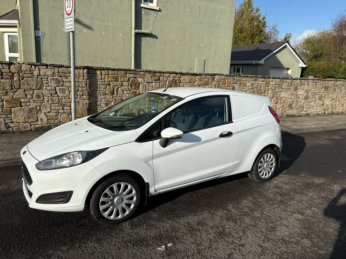 2017 Ford Fiesta Van 1.5Diesel New Doe 06,27 - Image 3