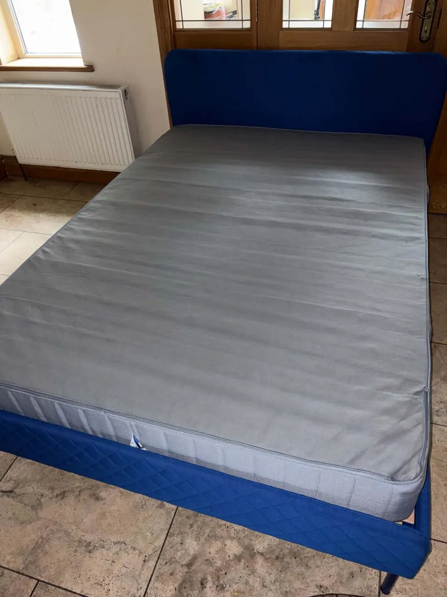 Double bed - Image 2