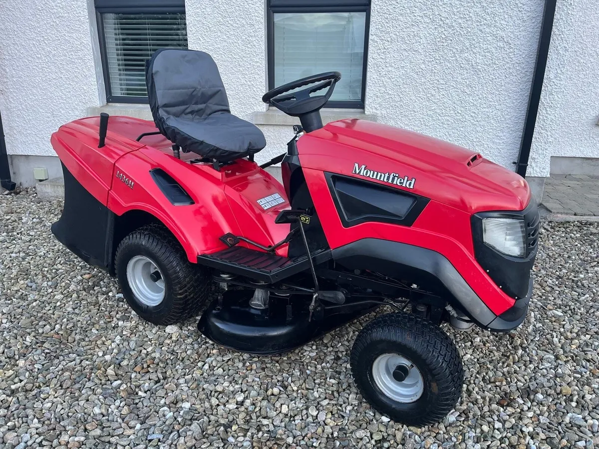 Mountfield hydrostatic ride on mower - Image 1