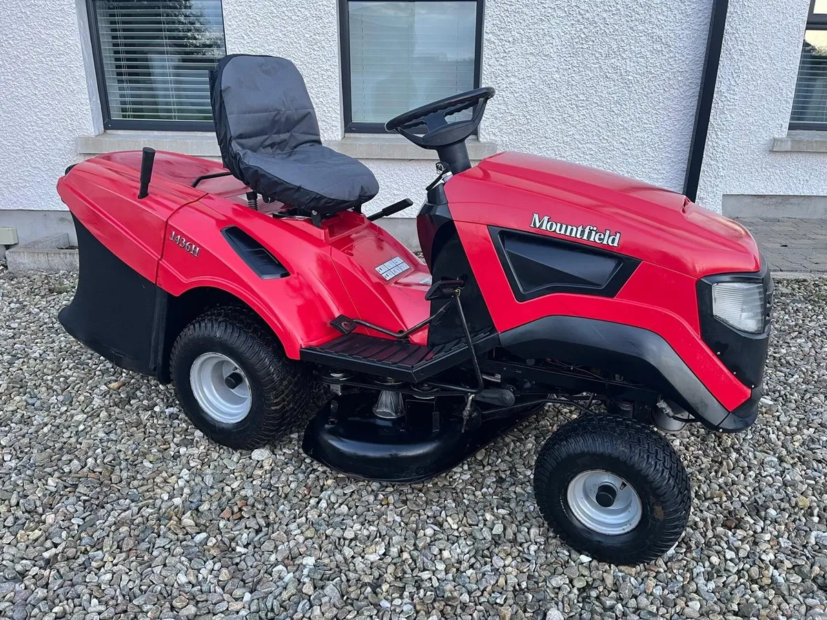Mountfield hydrostatic ride on mower - Image 4