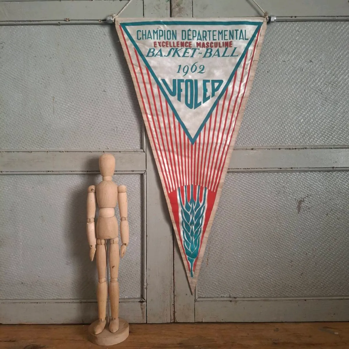 1962 French Basketball Pennant - Image 1