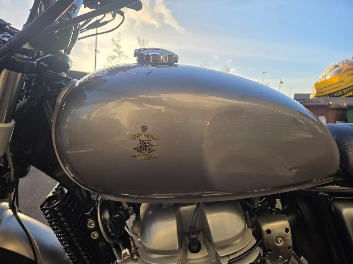 ROYAL ENFIELD Interceptor - Image 2