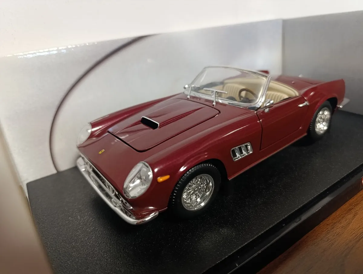 Diecast cars 1:18 - Image 4
