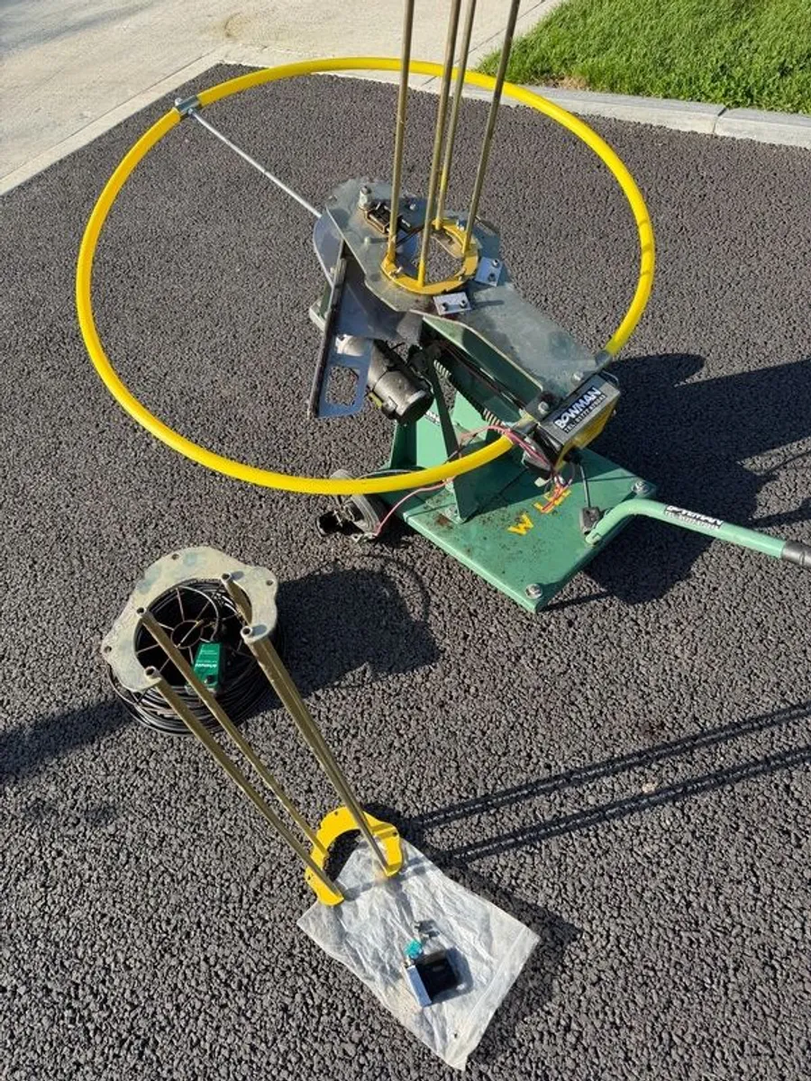 Bowman Clay Pigeon Trap (Supermatch 1) with mini barrow and carousels - Image 1