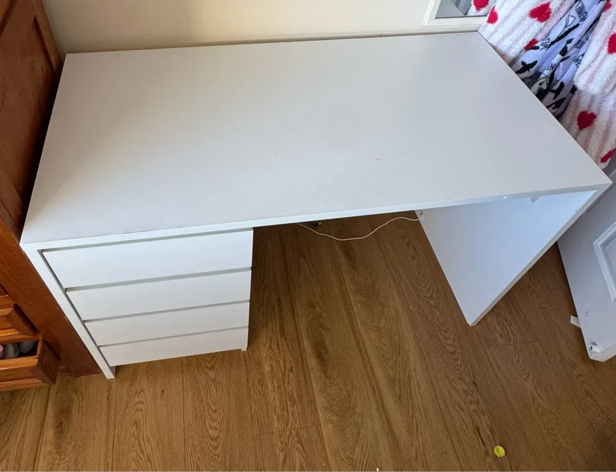 desk/vanity table - Image 2
