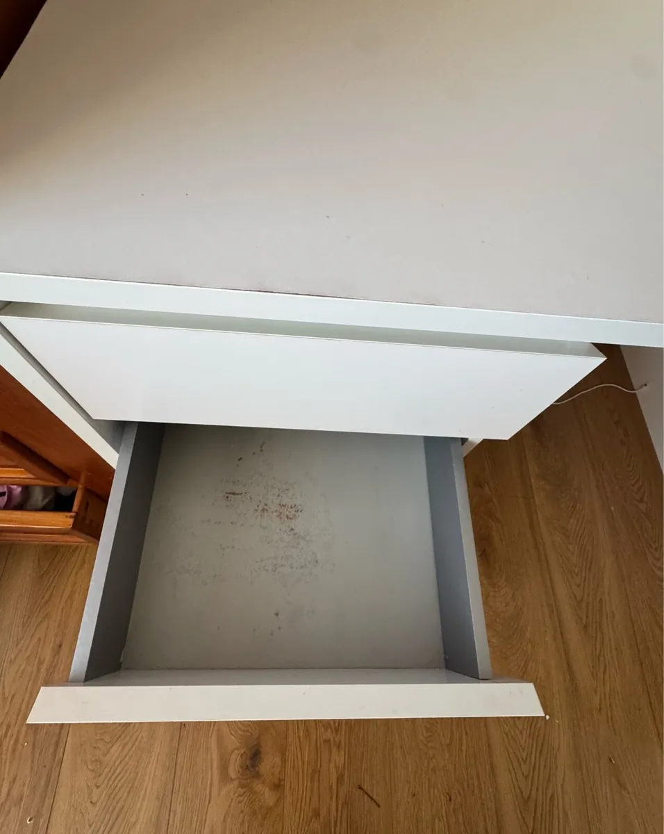 desk/vanity table - Image 4