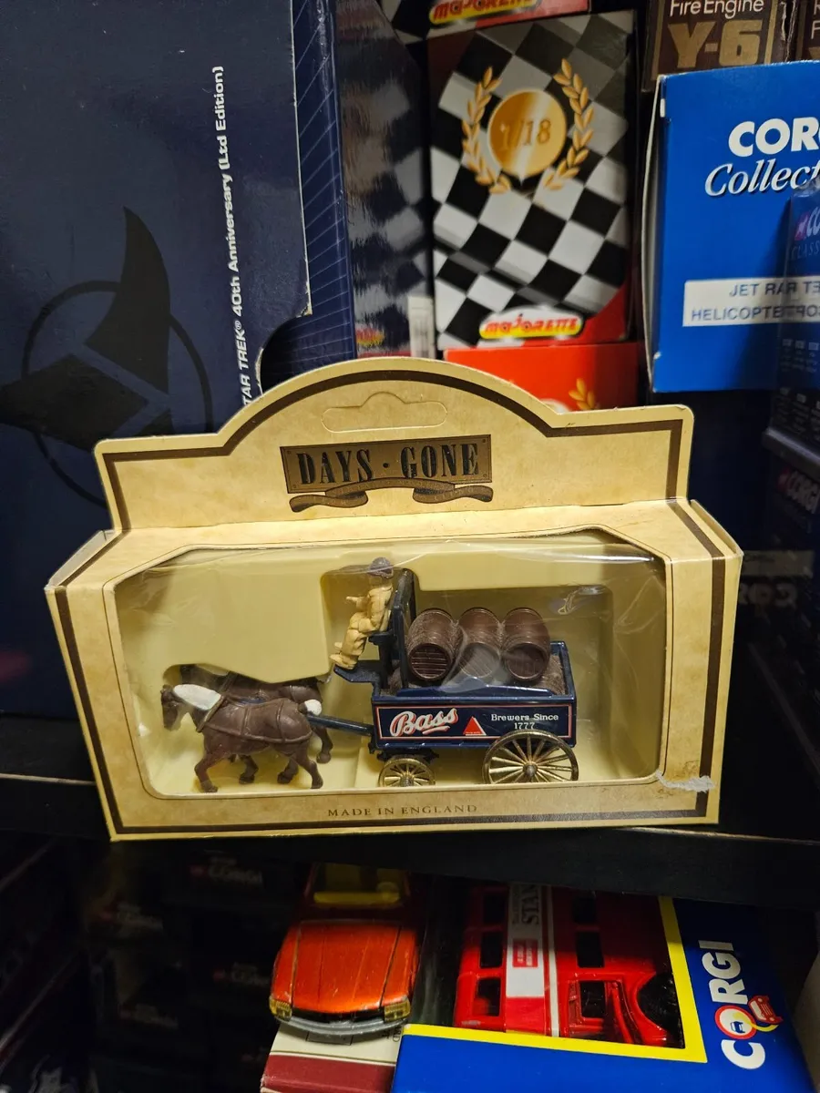 Corgi Lledo Bass Horse Drawn Wagon