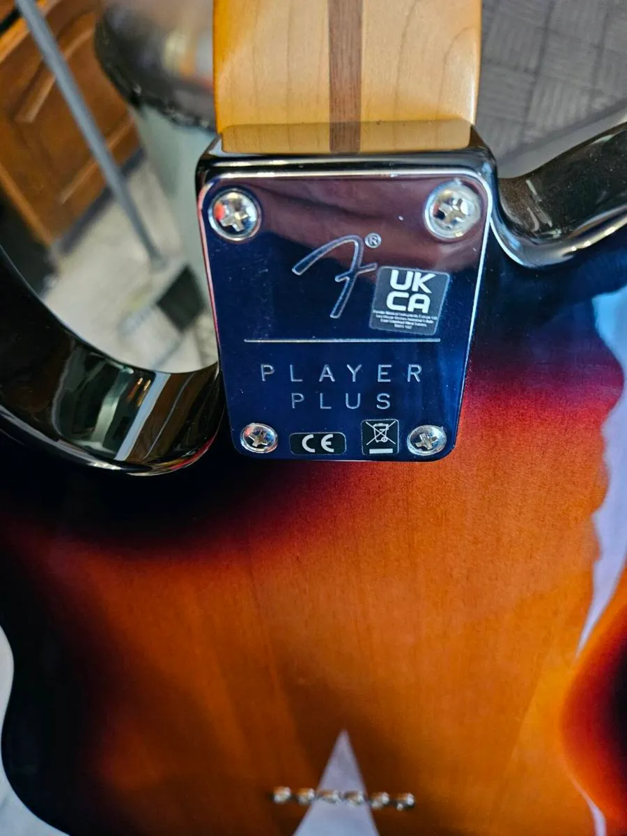 Fender player plus telecaster 3 color Sunburst - Image 4