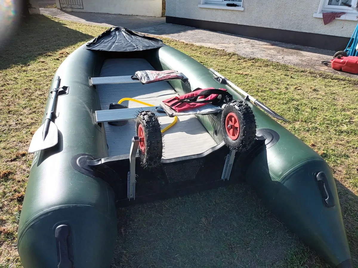 Inflatable boat - Image 3