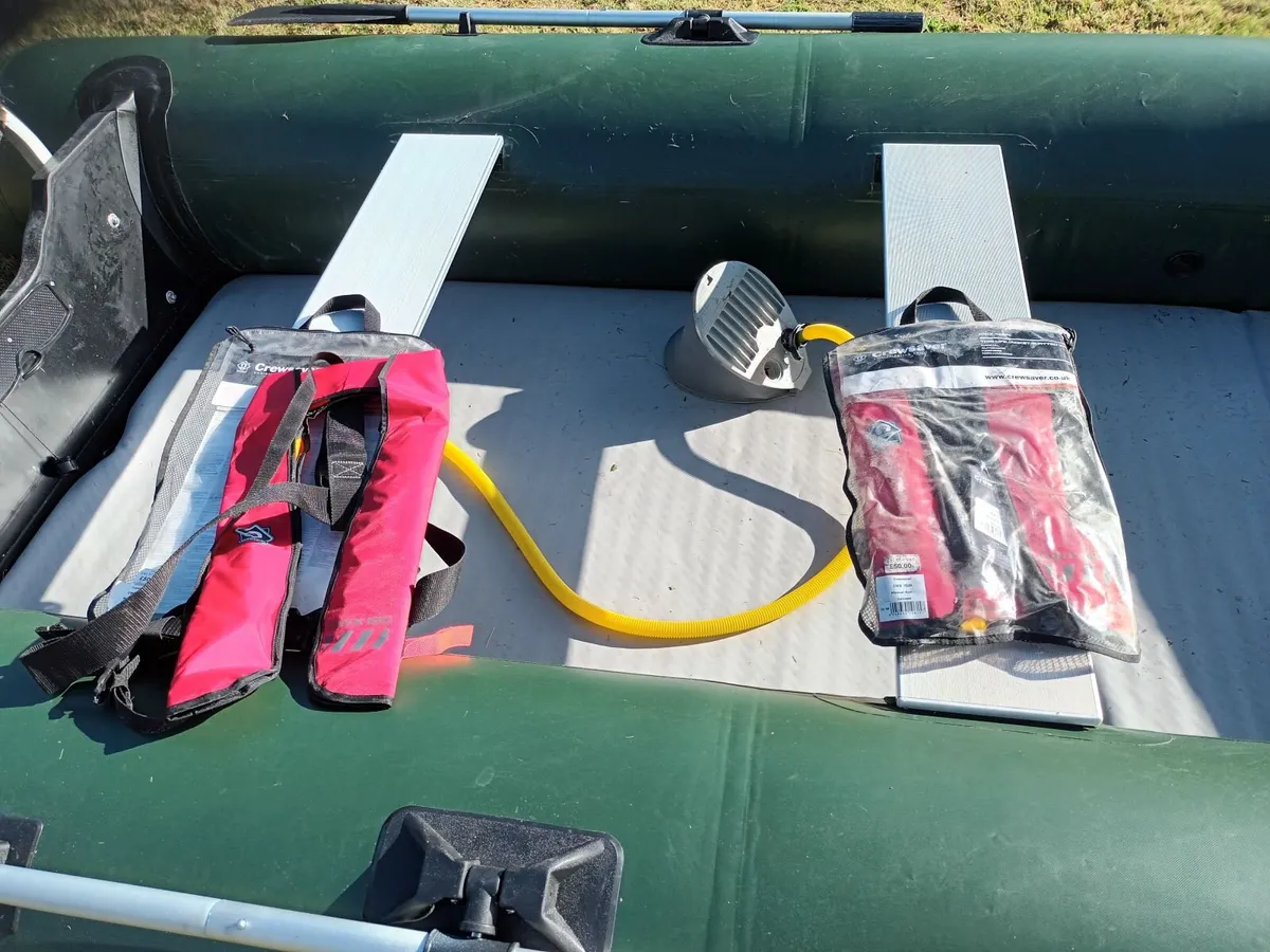Inflatable boat - Image 2