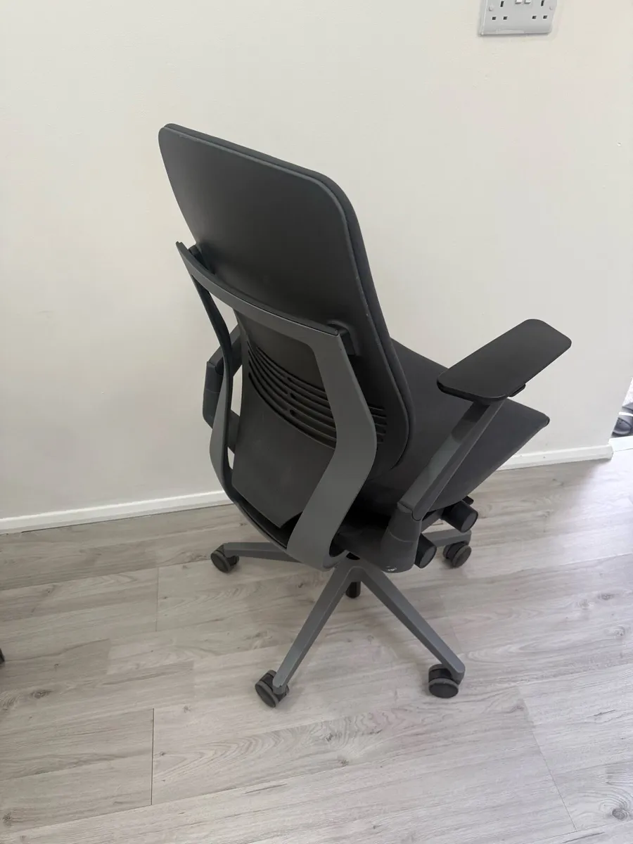 Steelcase Gesture Office Chair - Image 3