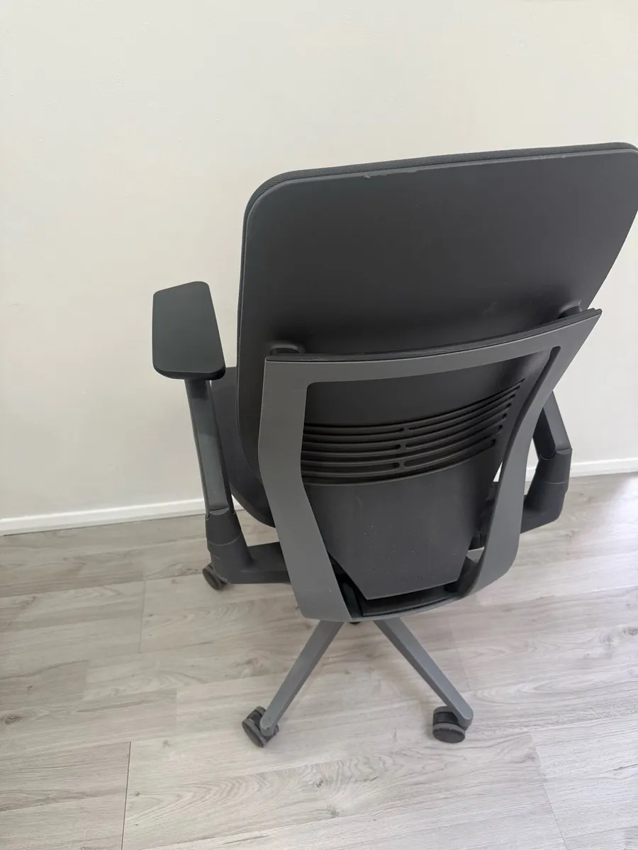 Steelcase Gesture Office Chair - Image 4