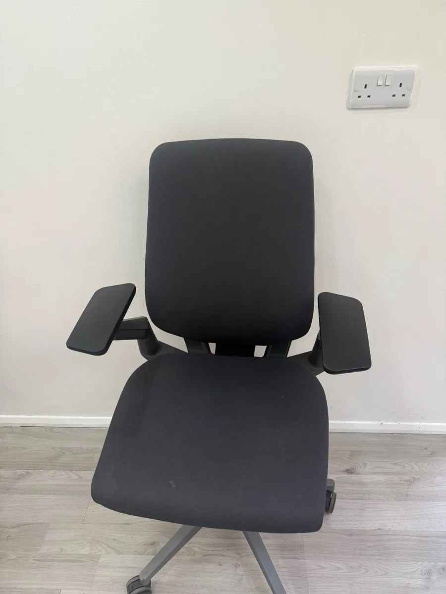 Steelcase Gesture Office Chair - Image 2