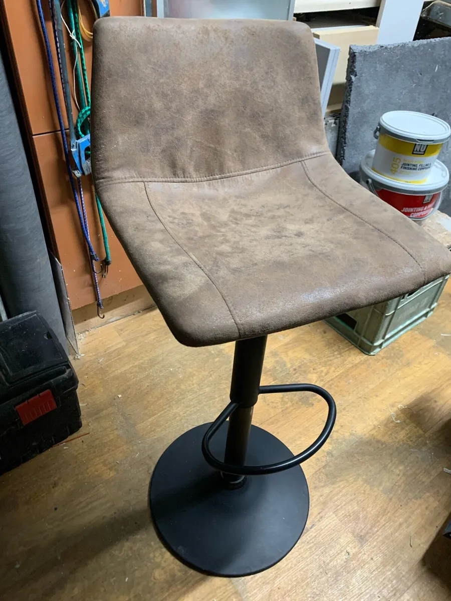 Bar stool - Image 1