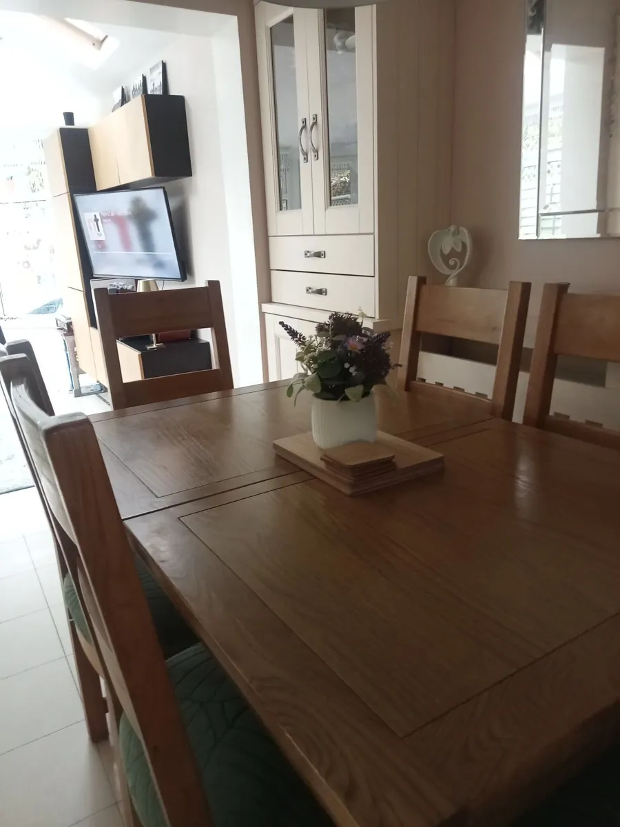 Dining table and chairs - Image 1