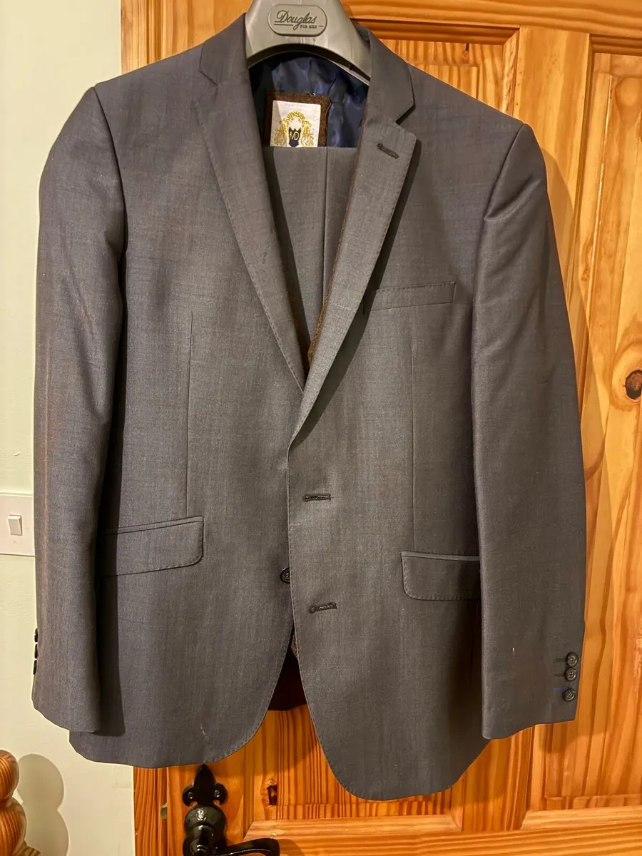 Grey 3 piece suit - Image 1