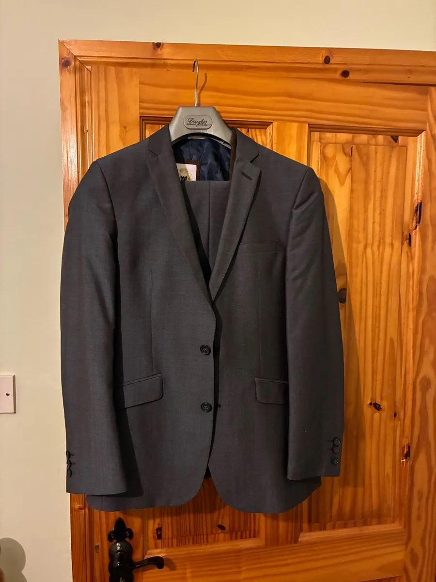Grey 3 piece suit - Image 4