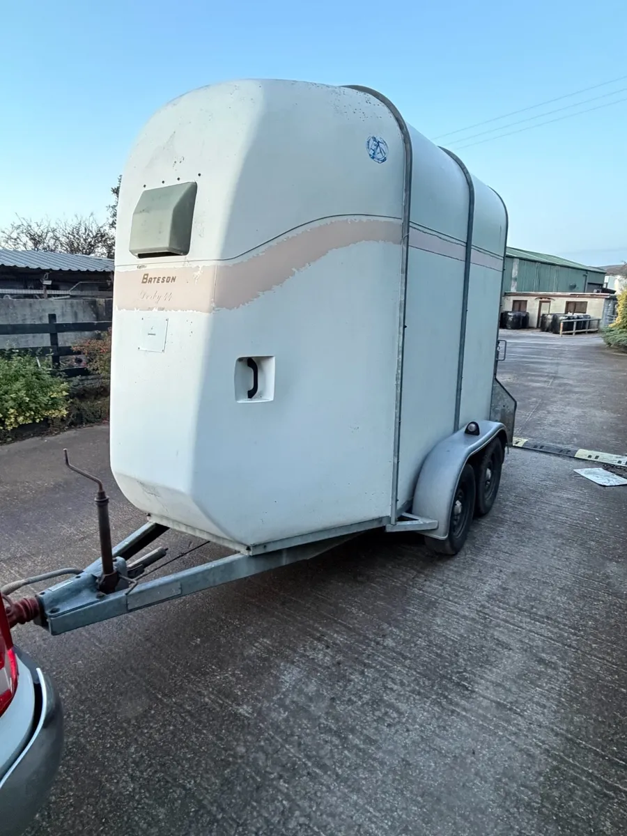 Horse box - Image 2