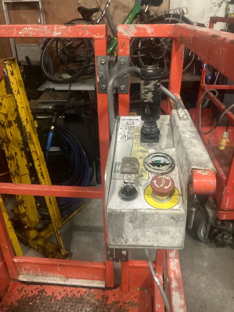 Skyjack SJ12  for sale - Image 4
