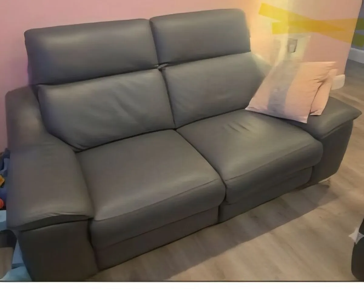 leather recliner - Image 3