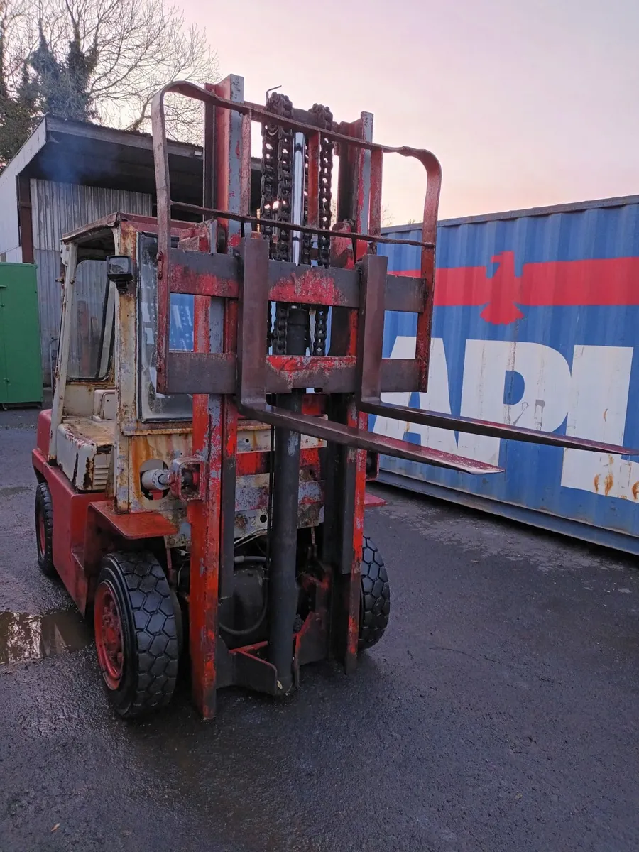 Nissan 3.5 Ton Diesel Forklift - Image 1