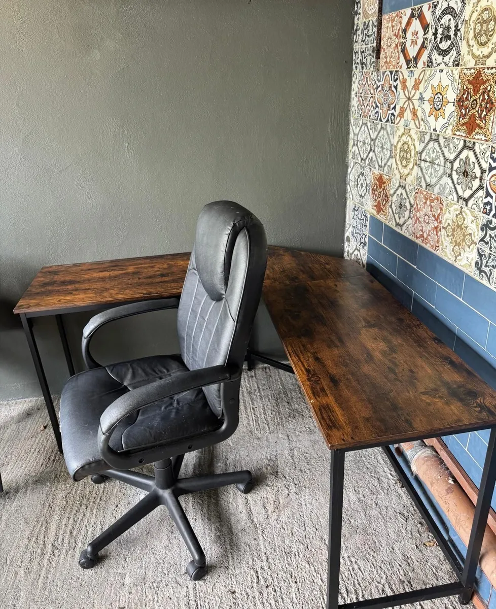 Desk and chair - Image 3
