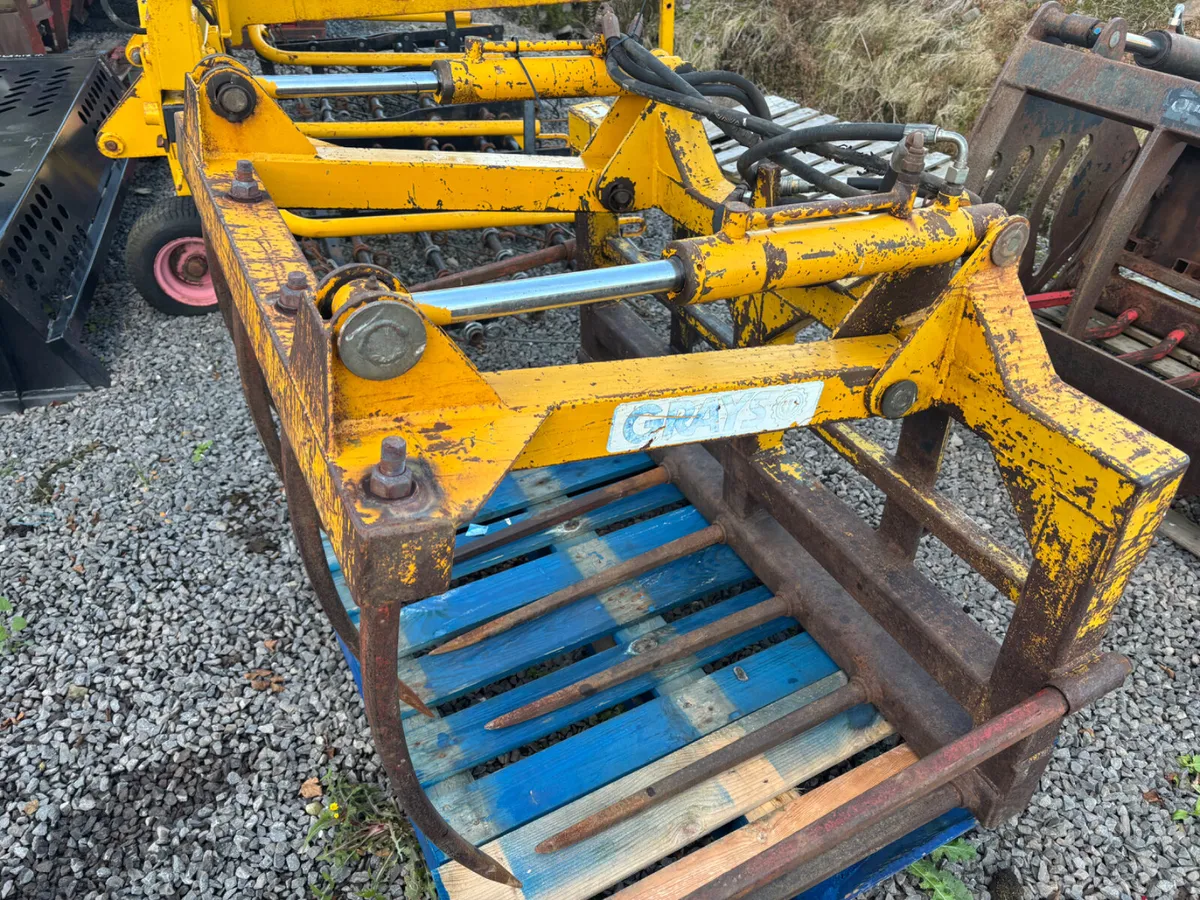 Gray’s 4ft 7” muck grab - Image 2
