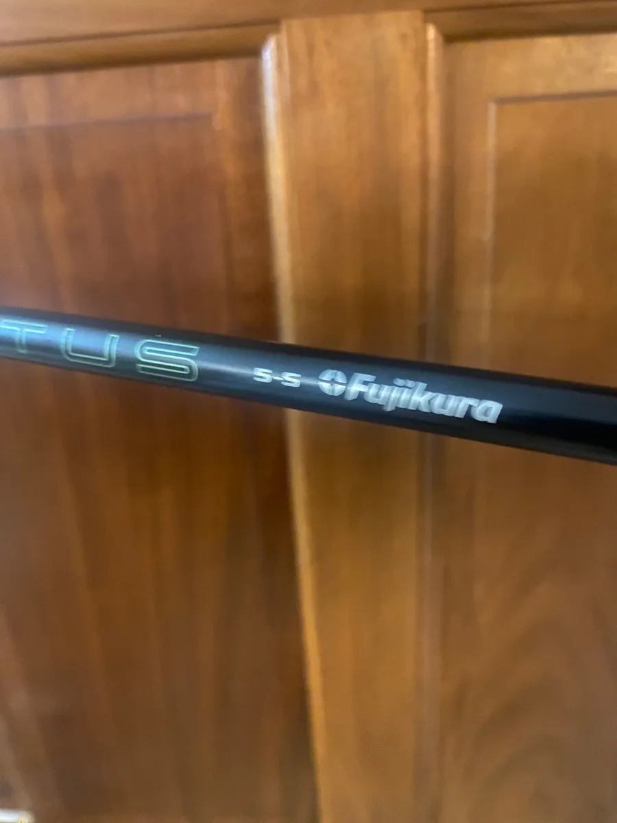 Taylormade QI 35 Driver 9 Degree Stiff Flex As New - Image 3