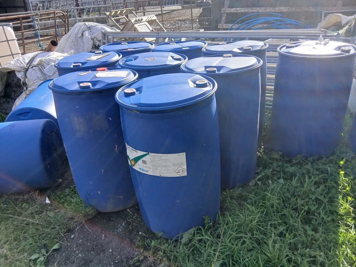 Blue barrells - Image 4