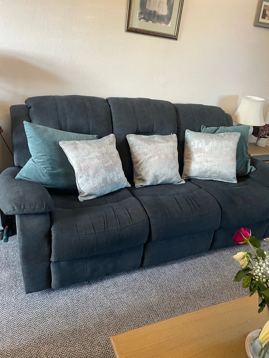 3+1+1 Charcoal grey couch - electric recliners - Image 1