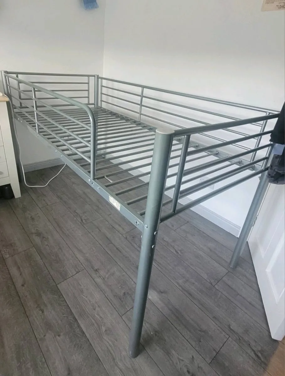 Mid sleeper single bed frame metal - Image 1