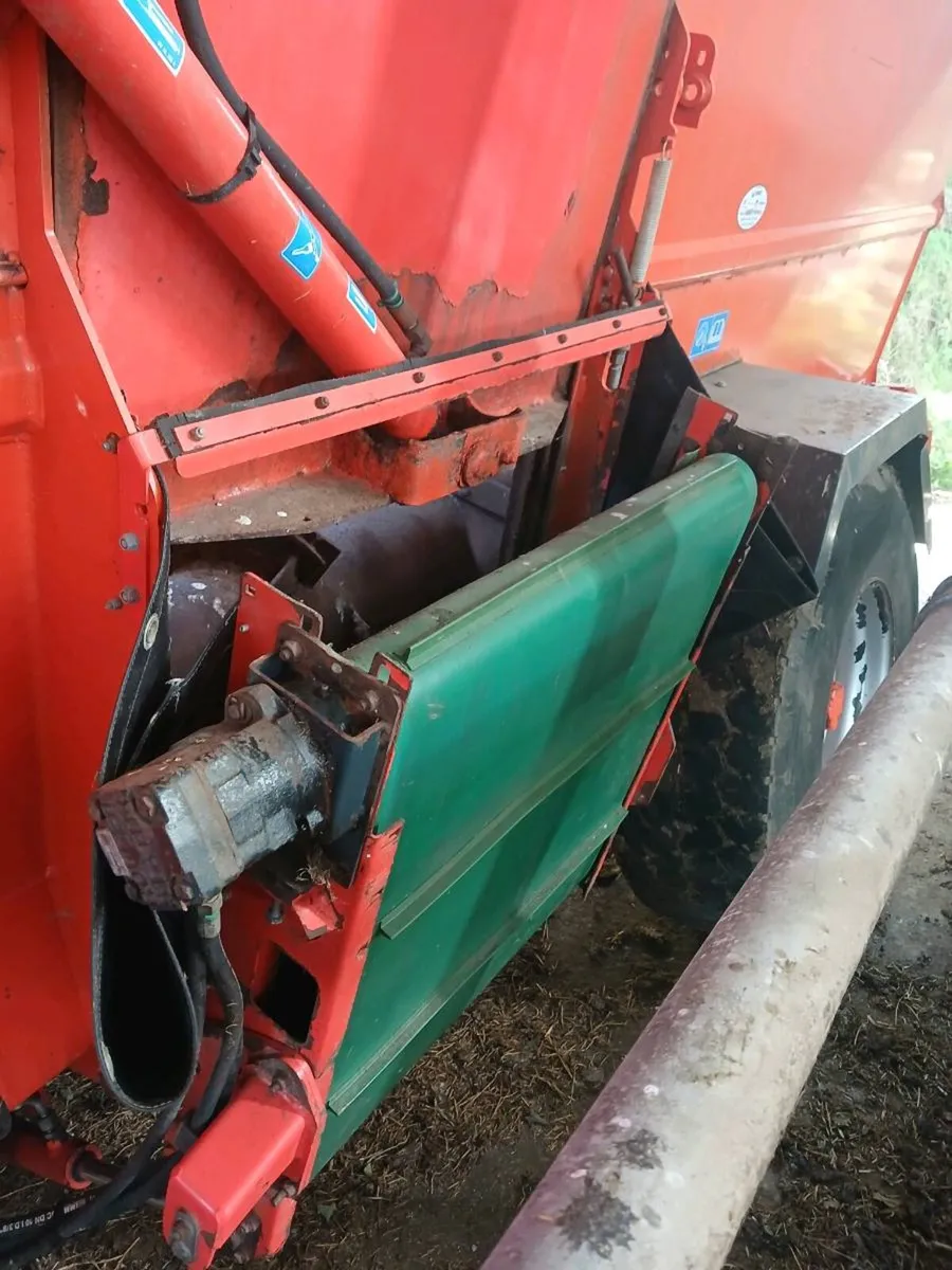 Kuhn diet feeder - Image 4