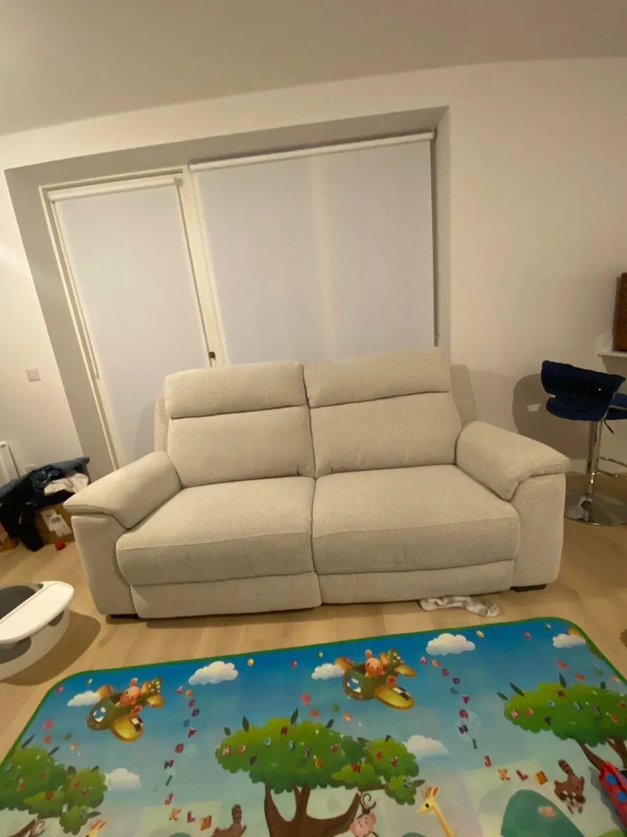 3 seater electric recliner sofa - Image 2