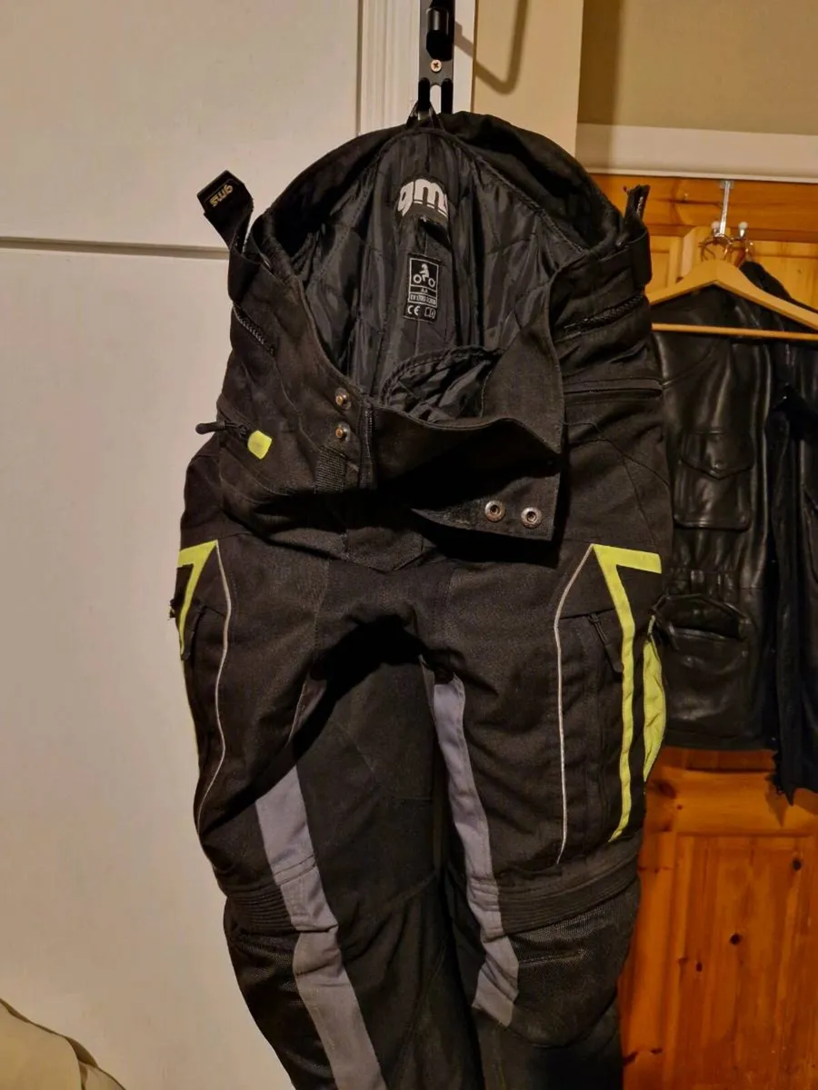 Motorcycle gear - Image 3