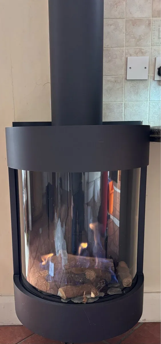 Wall mounted gas stove - Image 1