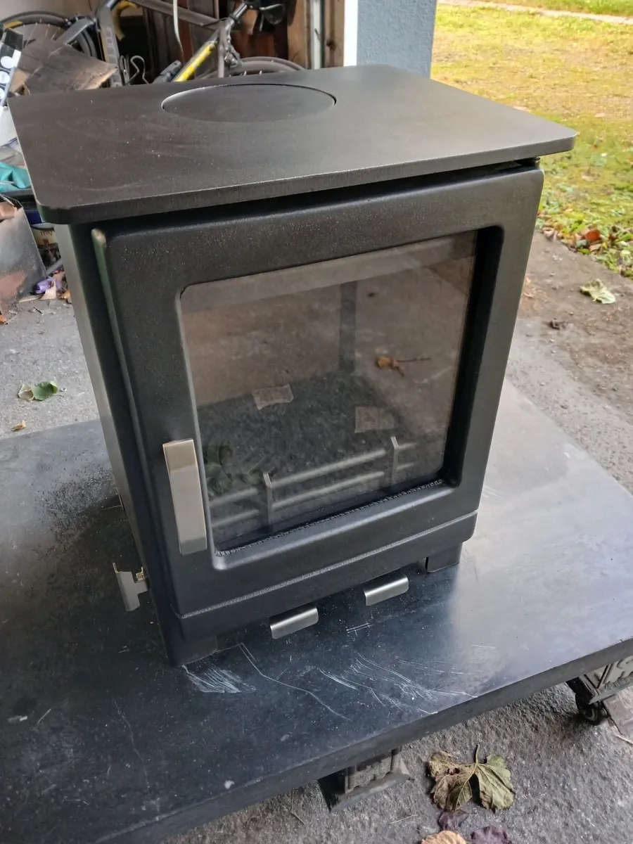New Mazona 5kw solid fuel stove - Image 1