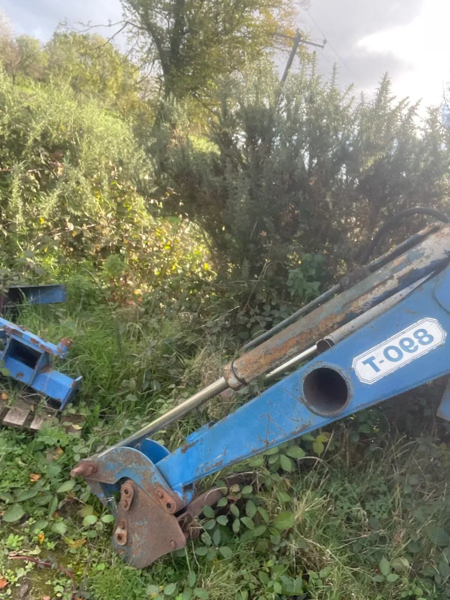 Tractor loaders - Image 2