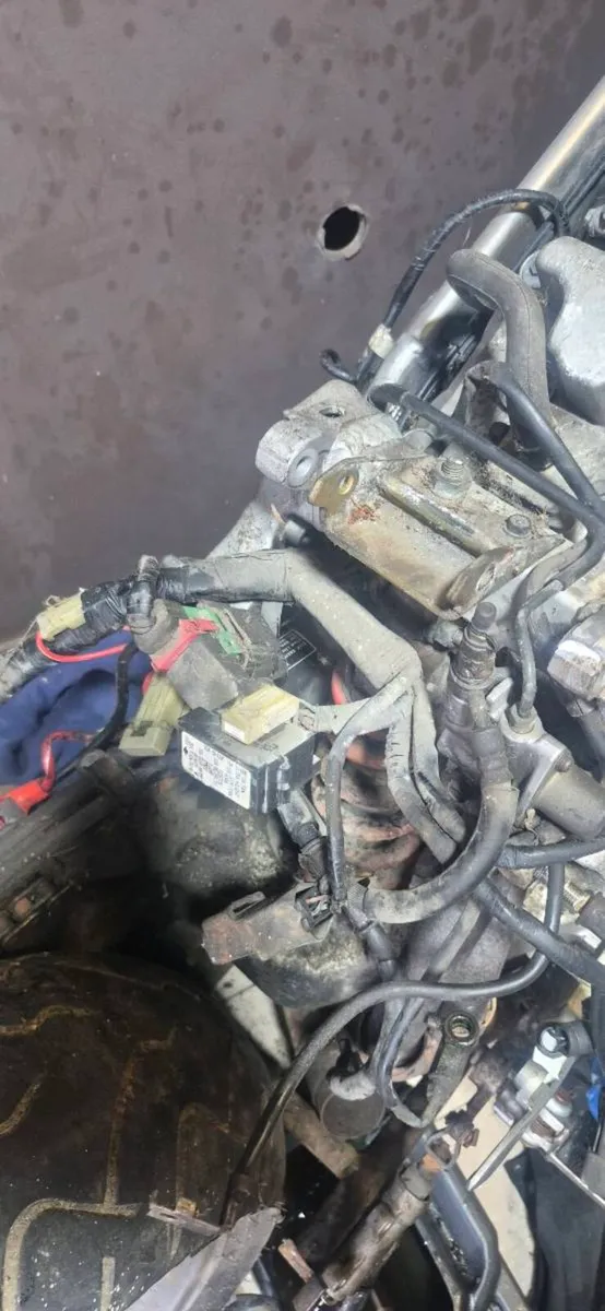 Vfr800 for breaking - Image 4