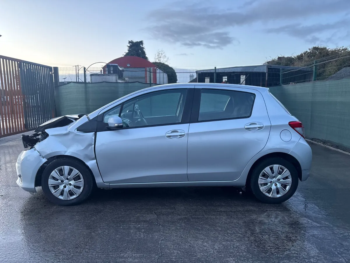 131 Toyota Yaris Automatic 80km - Image 3