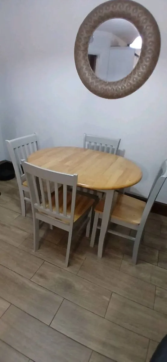 Solid Table and chairs - Image 4