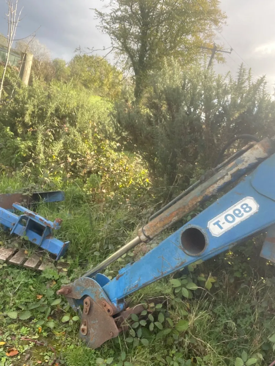 Tractor loaders - Image 1