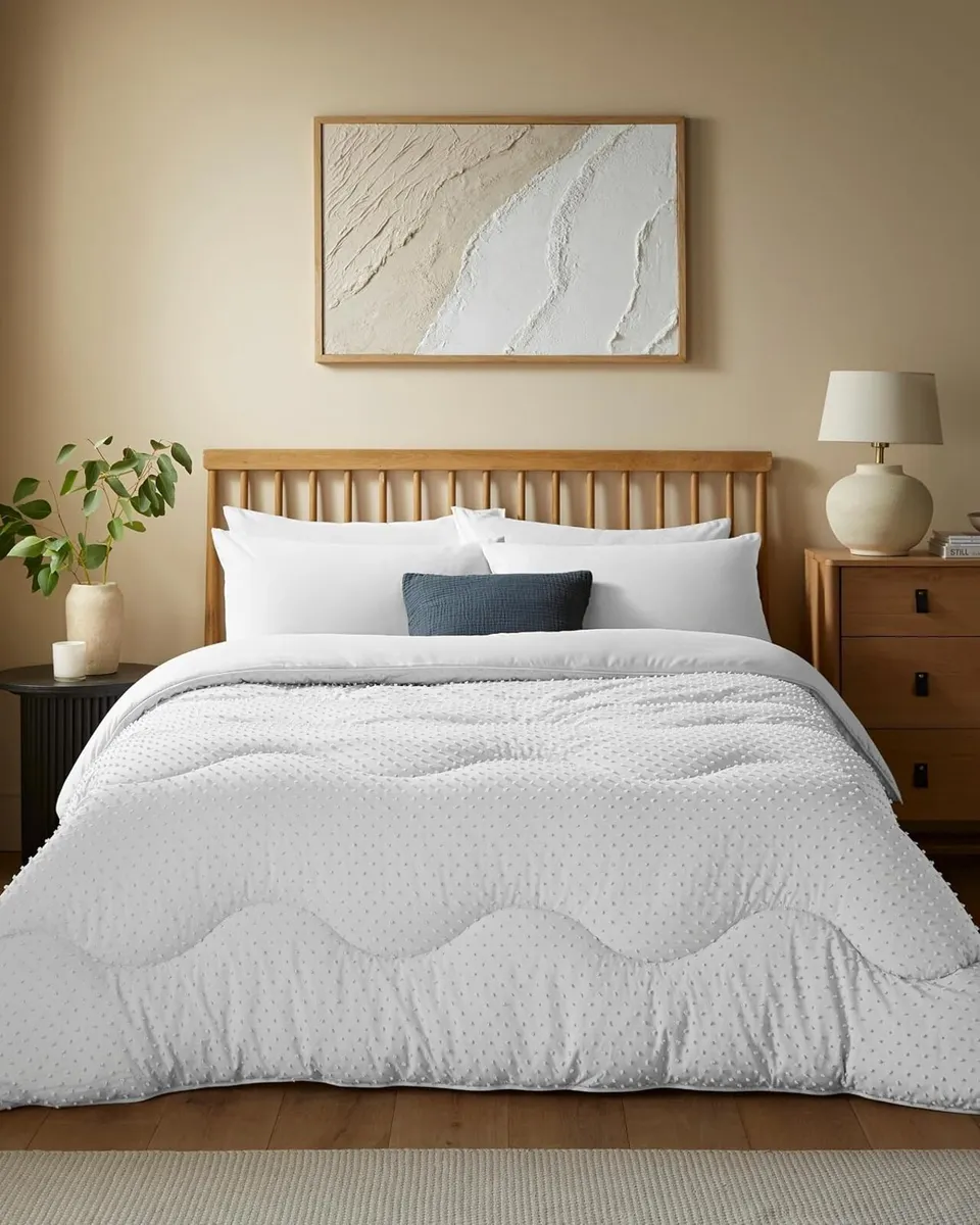 Coverless Duvet and Pillowcase Set Tufted Dots - Image 1