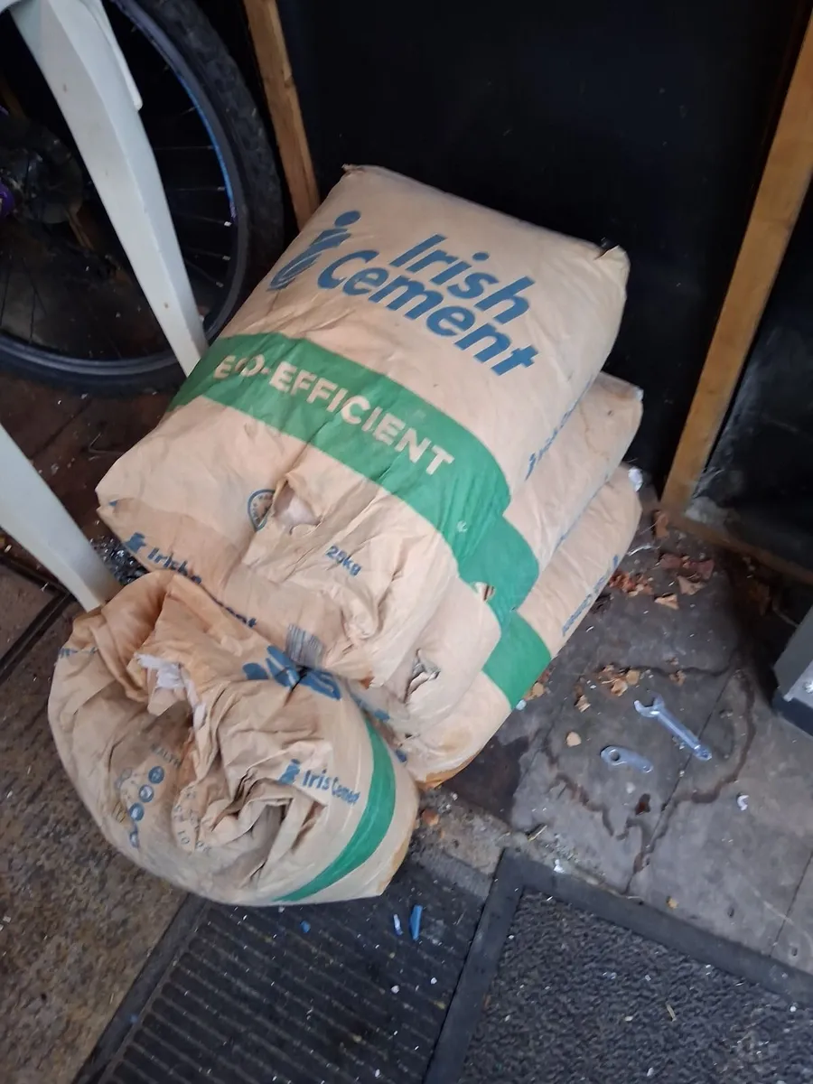 BUILDERS  CEMENT - Image 1